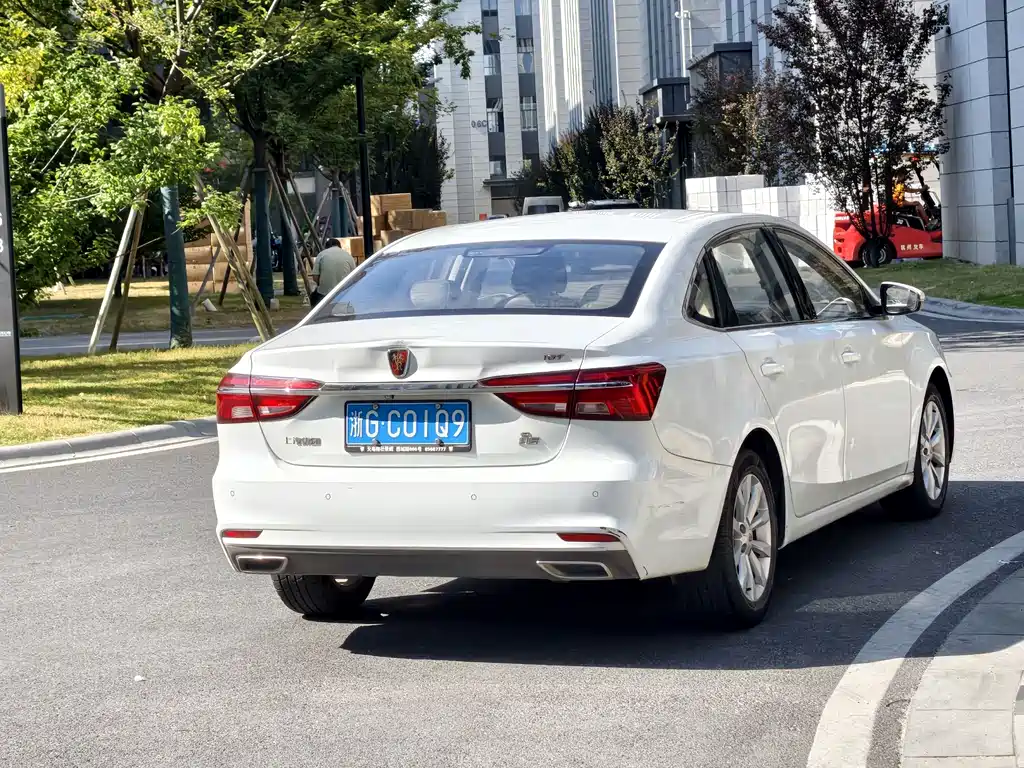 Roewe i6 Classic — миниатюра 9