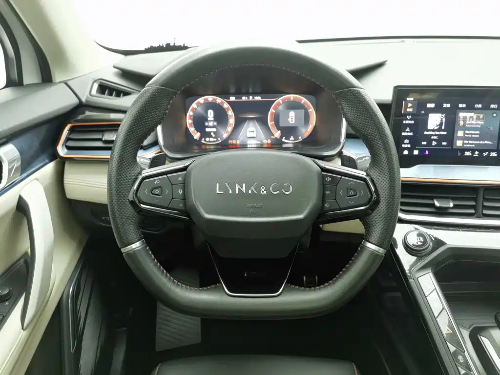 Lynk & Co 06 — миниатюра 11