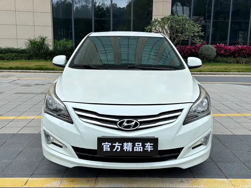 HYUNDAI RENA