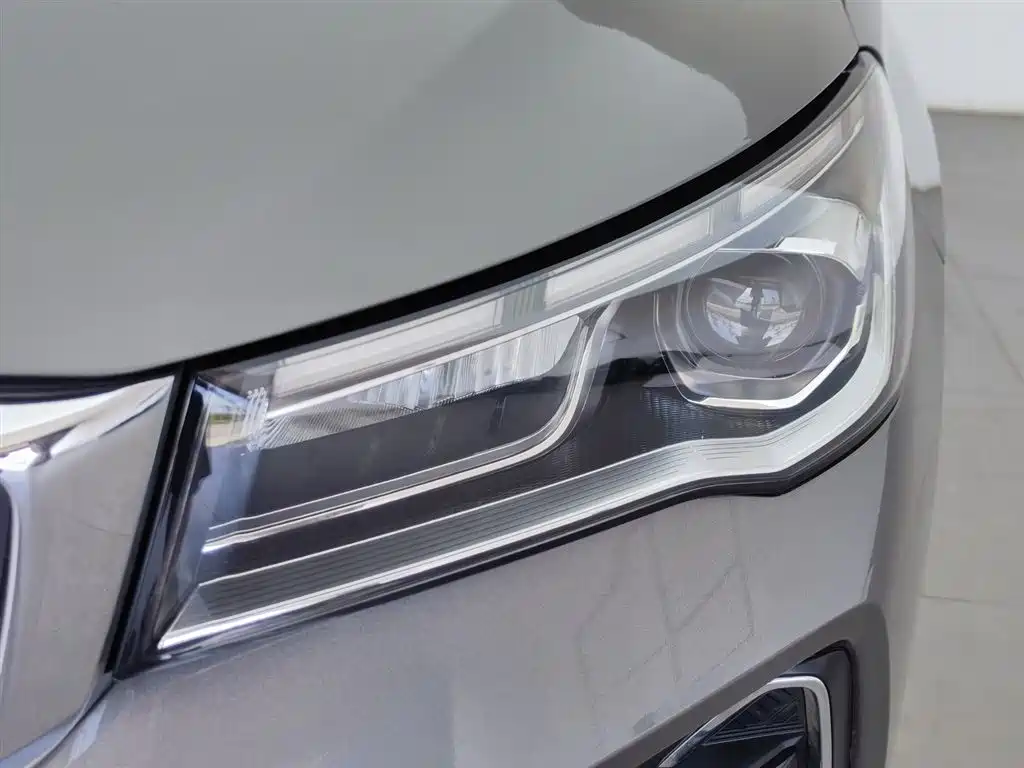 Geely Emgrand 2022 4 1.5L CVT Luxury