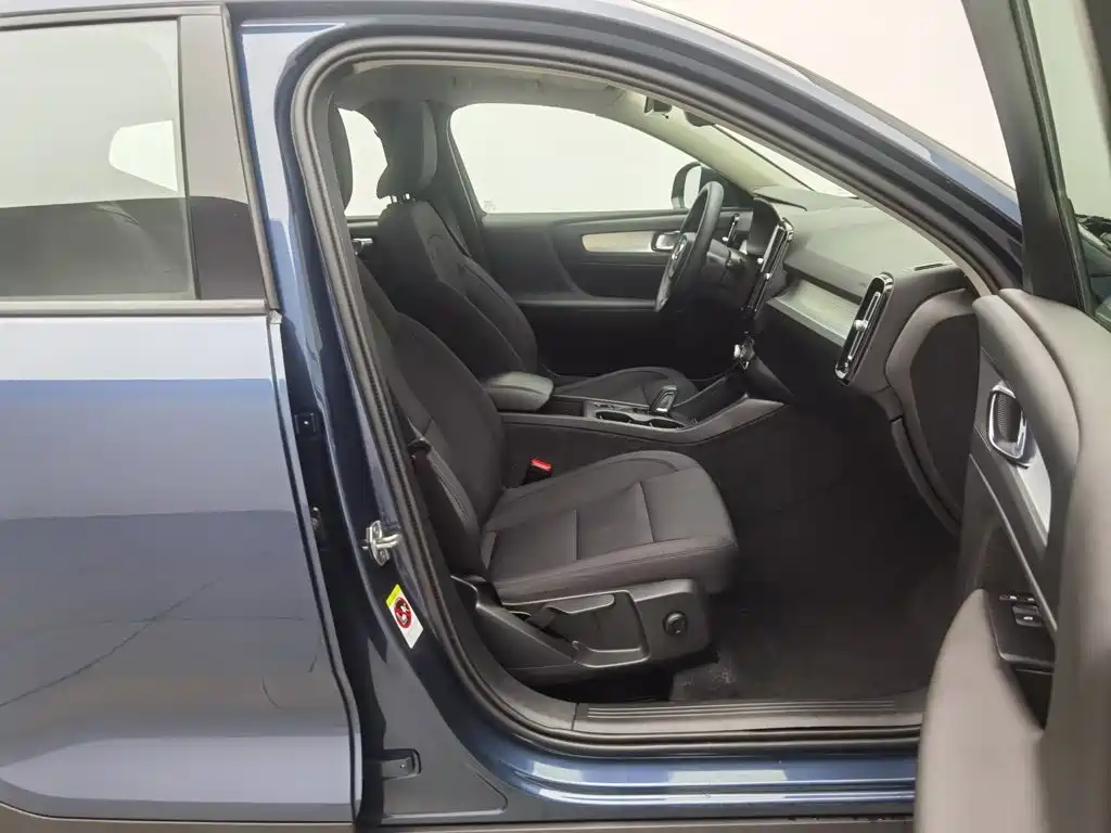 Volvo XC40 — миниатюра 23
