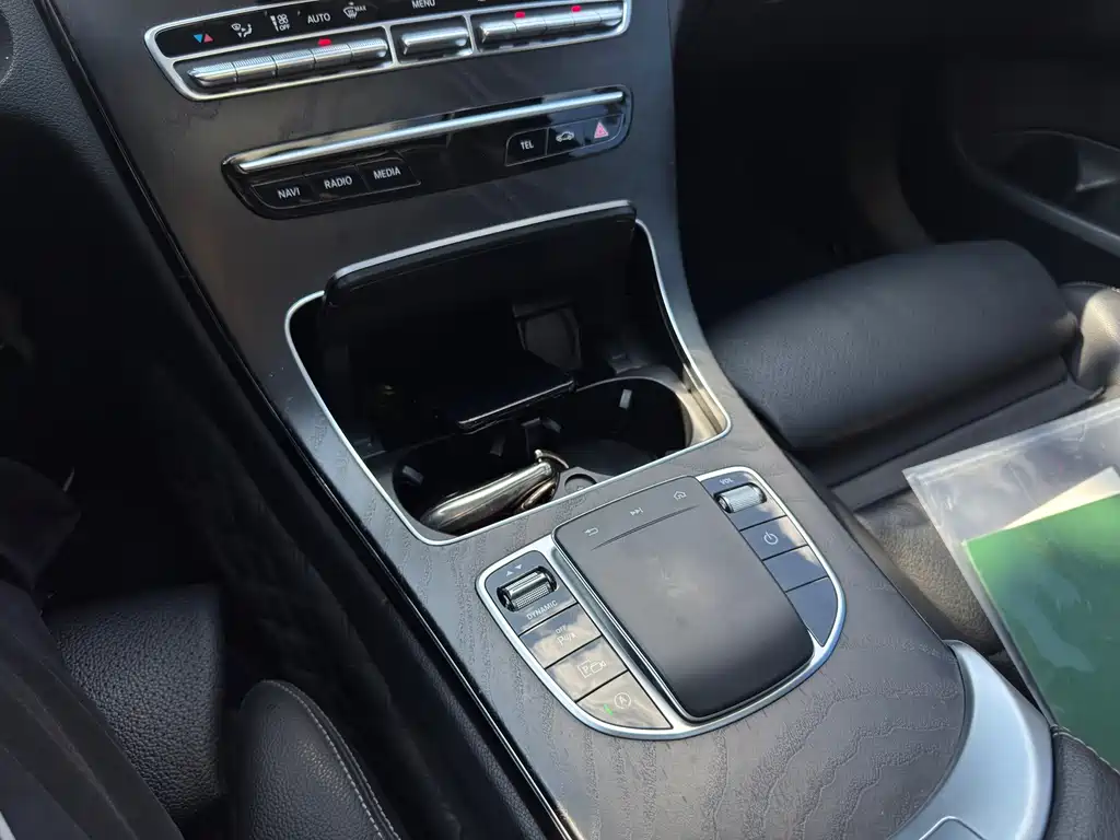 Mercedes-Benz C-Class — миниатюра 7