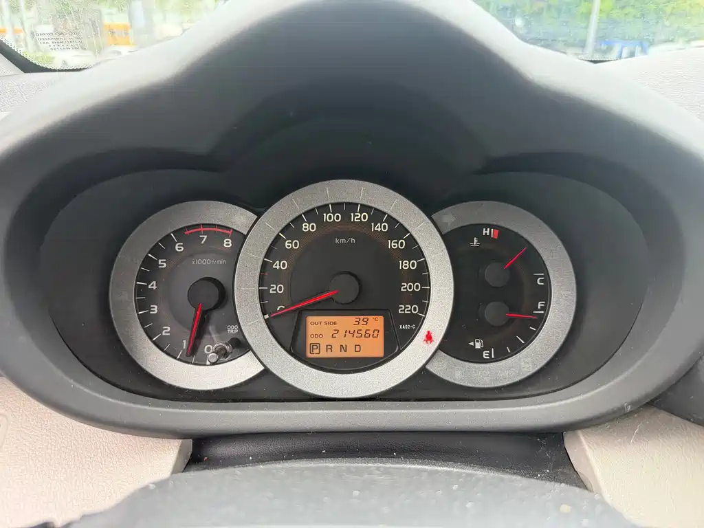 Toyota RAV4 — миниатюра 14