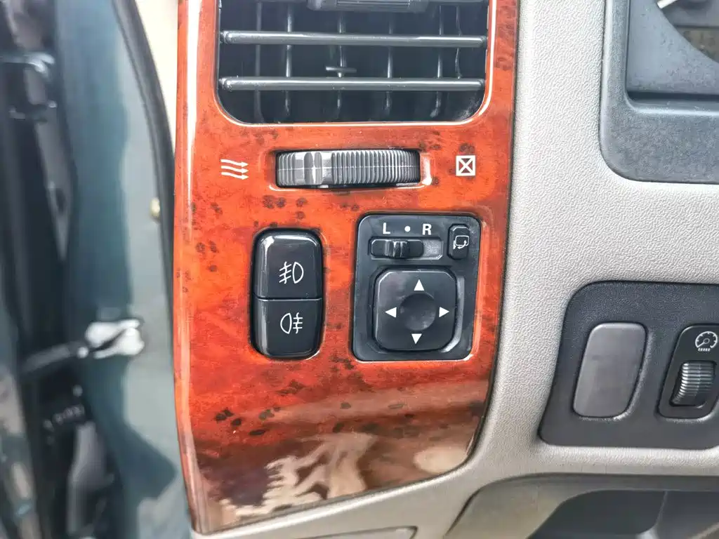 Mitsubishi Pajero (Import) — миниатюра 20
