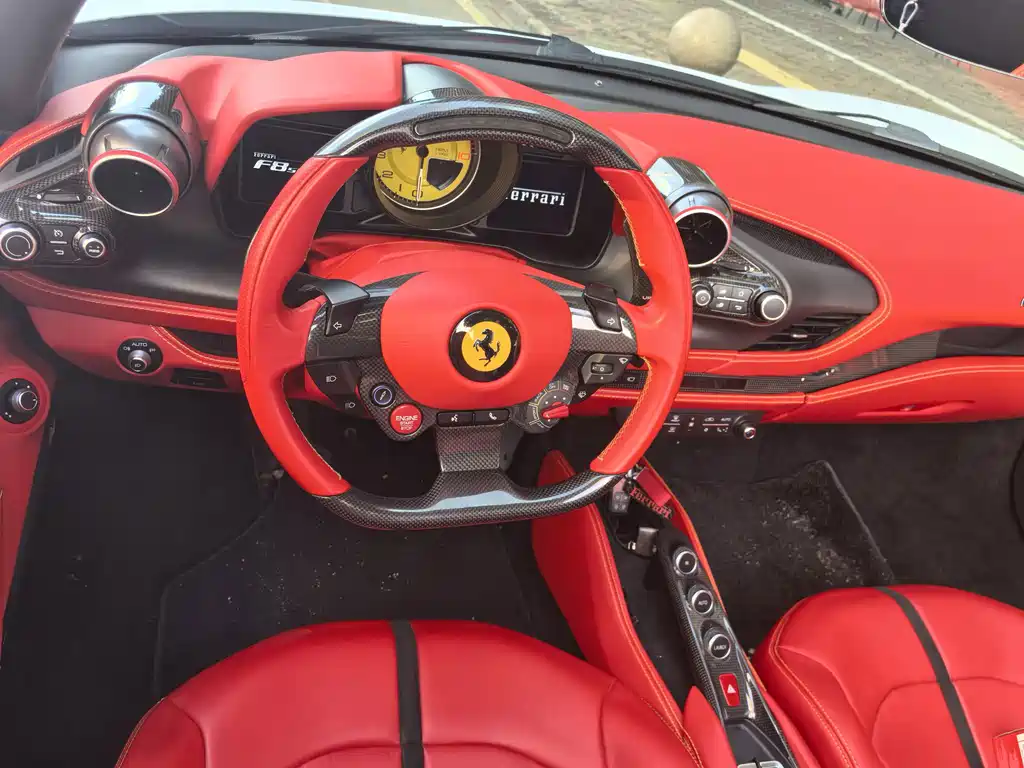 Ferrari F8 — миниатюра 7
