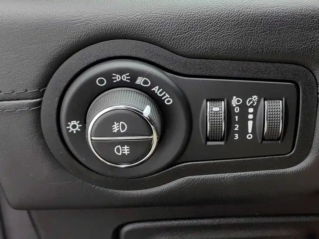 Jeep Grand Commander — миниатюра 21