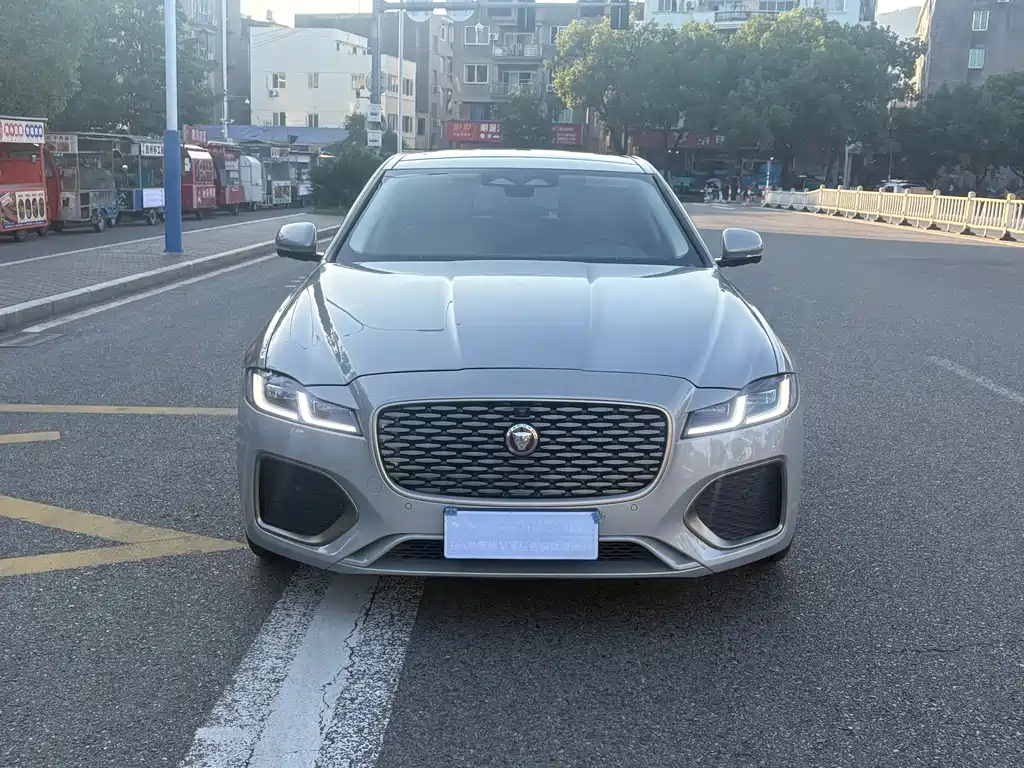 Jaguar XFL — миниатюра 2