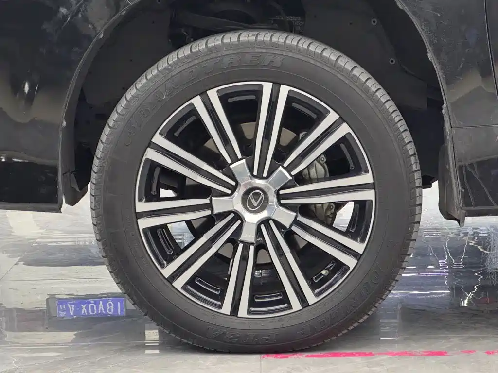 Lexus LX — миниатюра 4