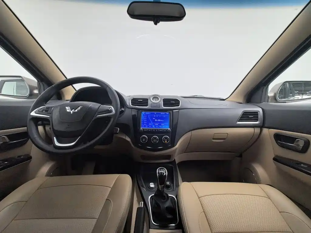 Wuling Hongguang — миниатюра 5