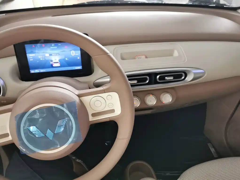 Wuling MINIEV — миниатюра 10