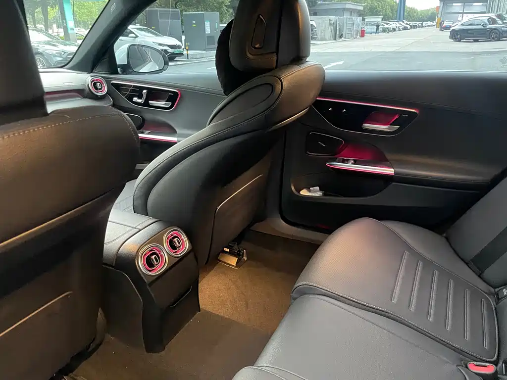 Mercedes-Benz C-Class — миниатюра 10