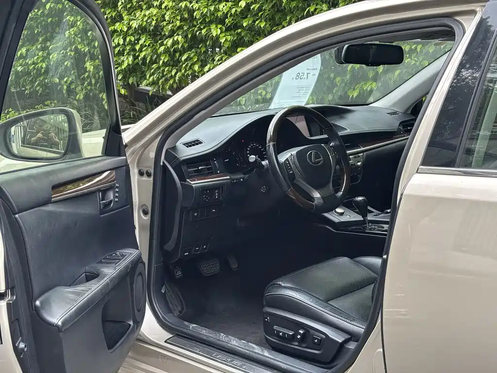 Lexus ES — миниатюра 4