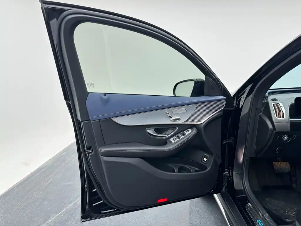 Mercedes-Benz EQC — миниатюра 27