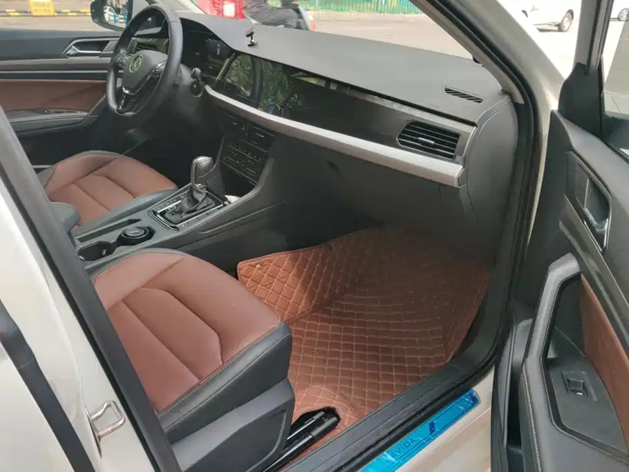 Volkswagen Lavida — миниатюра 6