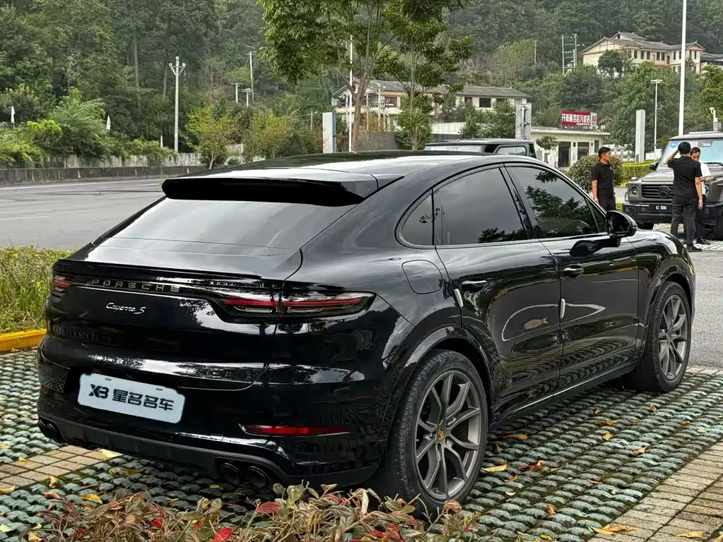 Porsche Cayenne — миниатюра 11
