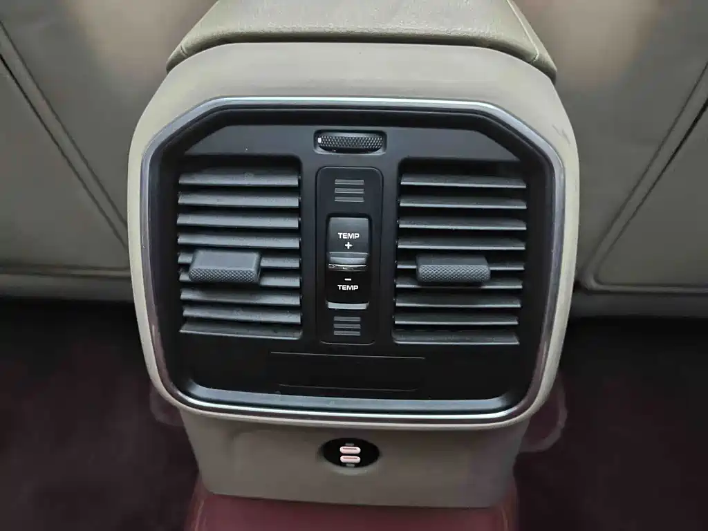 Porsche Macan — миниатюра 21