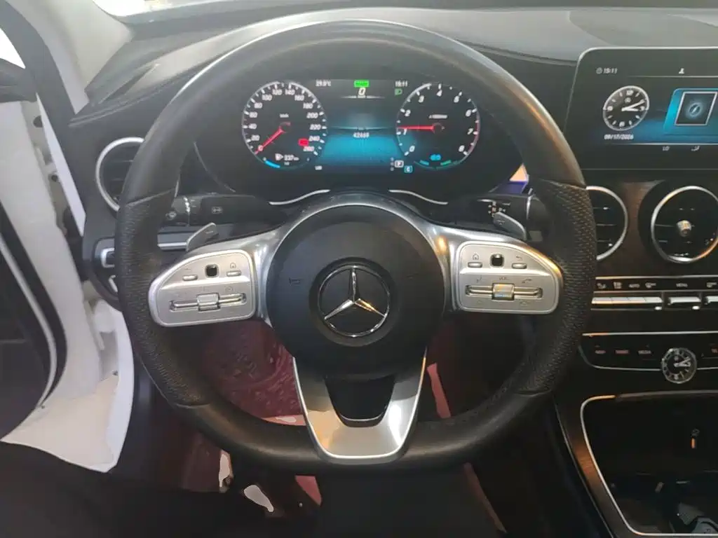 Mercedes-Benz C-Class — миниатюра 11