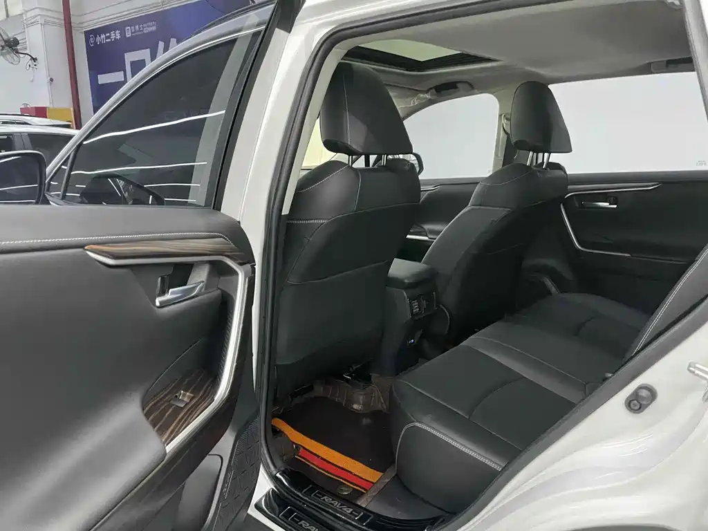 TOYOTA RAV4 RONGFANG