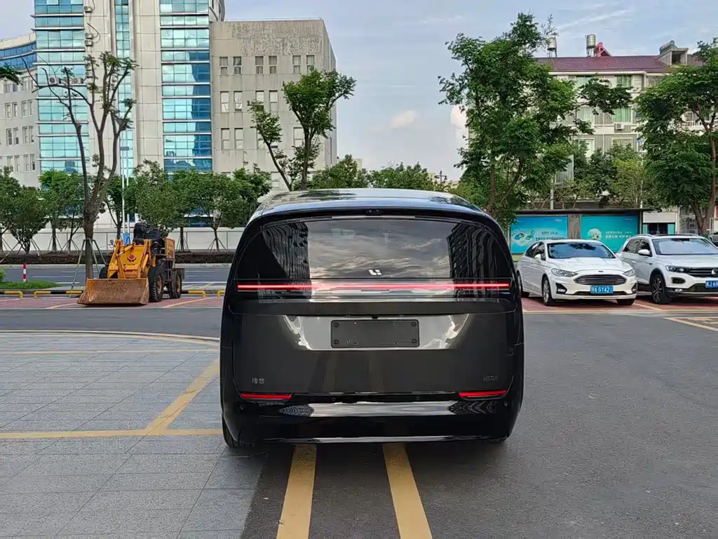 Li Auto Li MEGA — миниатюра 5