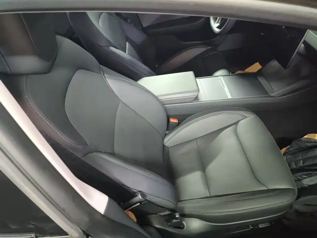 Tesla Model 3 — миниатюра 25