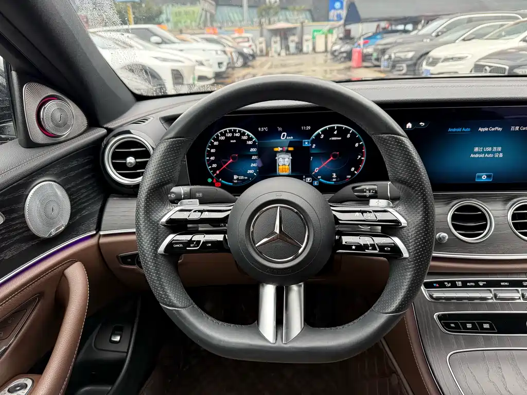 MERCEDES-BENZ E CLASS