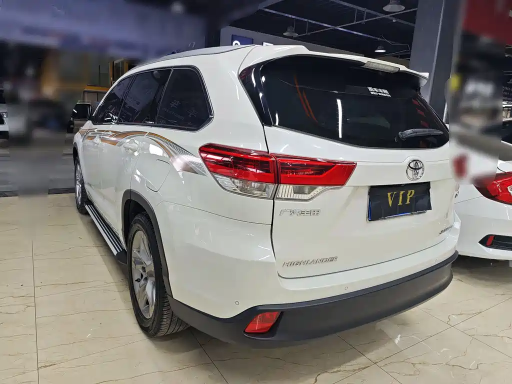 TOYOTA HIGHLANDER