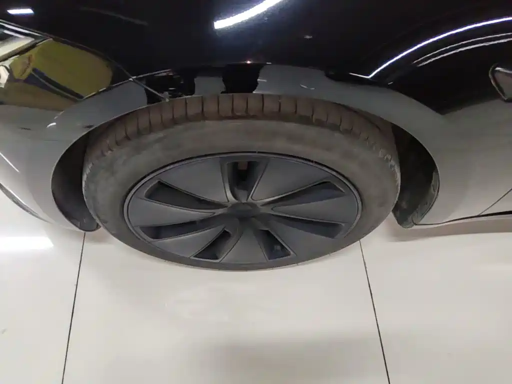 Tesla Model 3 — миниатюра 23