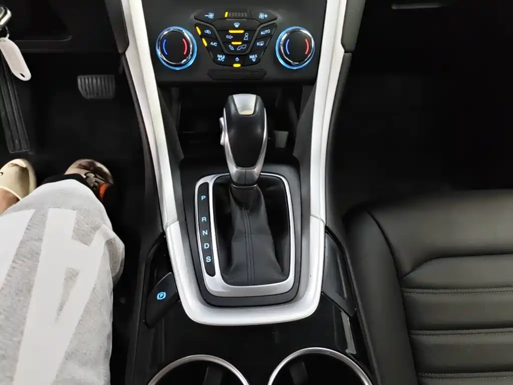 Ford Mondeo — миниатюра 14
