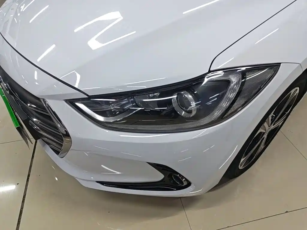 Hyundai Elantra — миниатюра 24