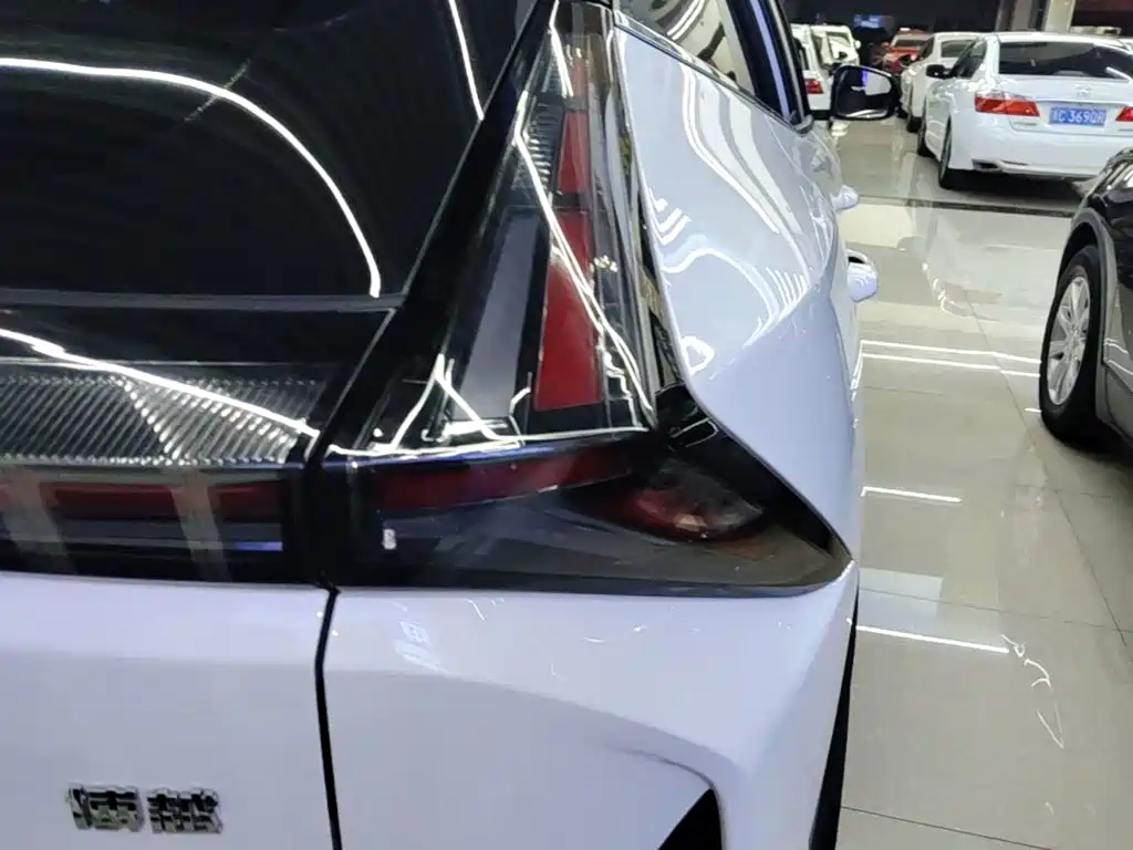Geely Boyue — миниатюра 8