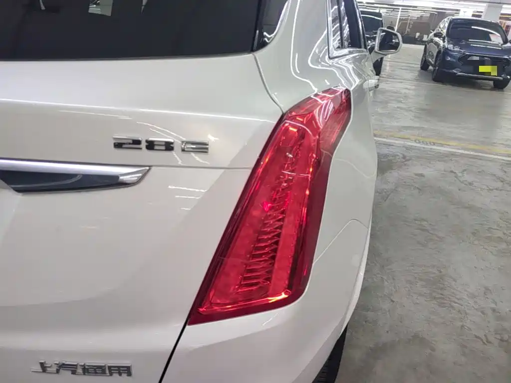 Cadillac XT5 — миниатюра 8