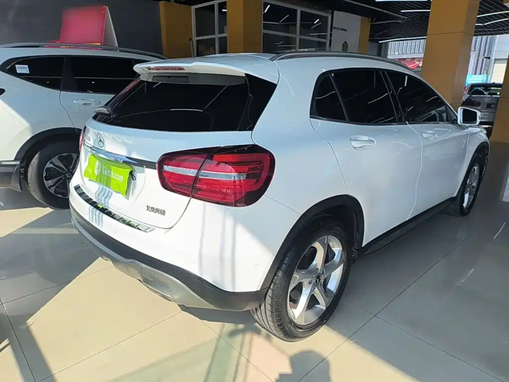 Mercedes-Benz GLA — миниатюра 7