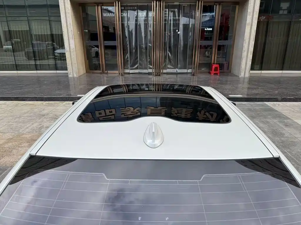 BMW 5 Series — миниатюра 9