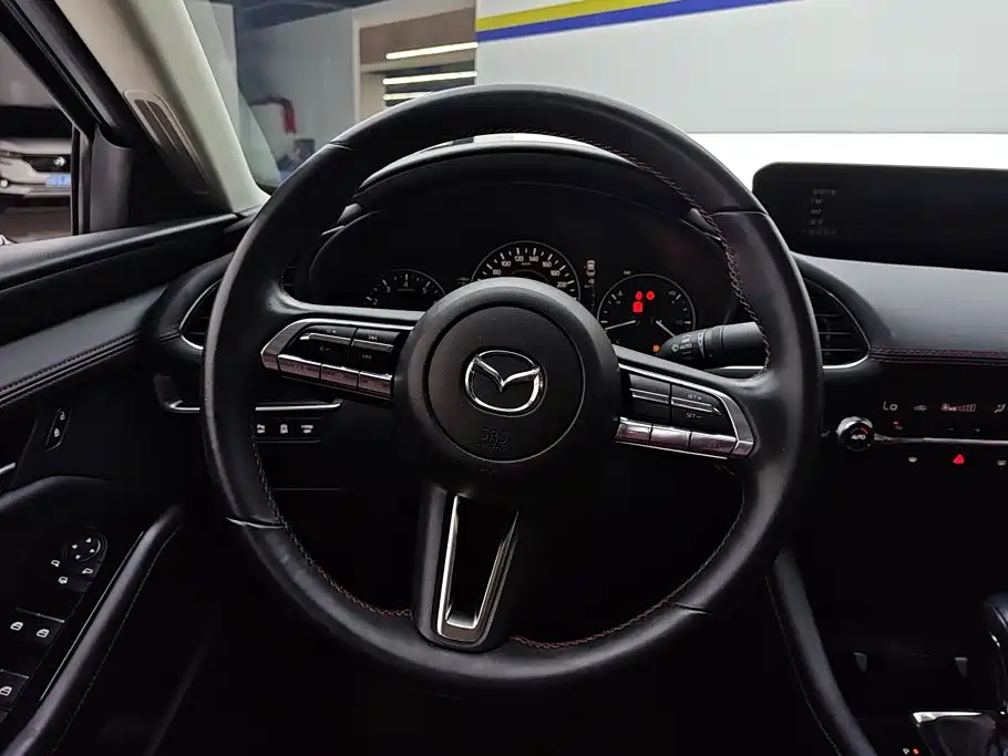 Mazda 3 Axela — миниатюра 15