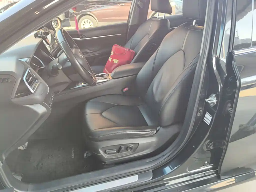 Toyota Camry — миниатюра 15