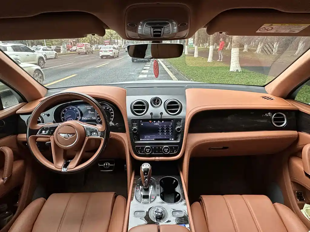 Bentley Bentayga — миниатюра 22