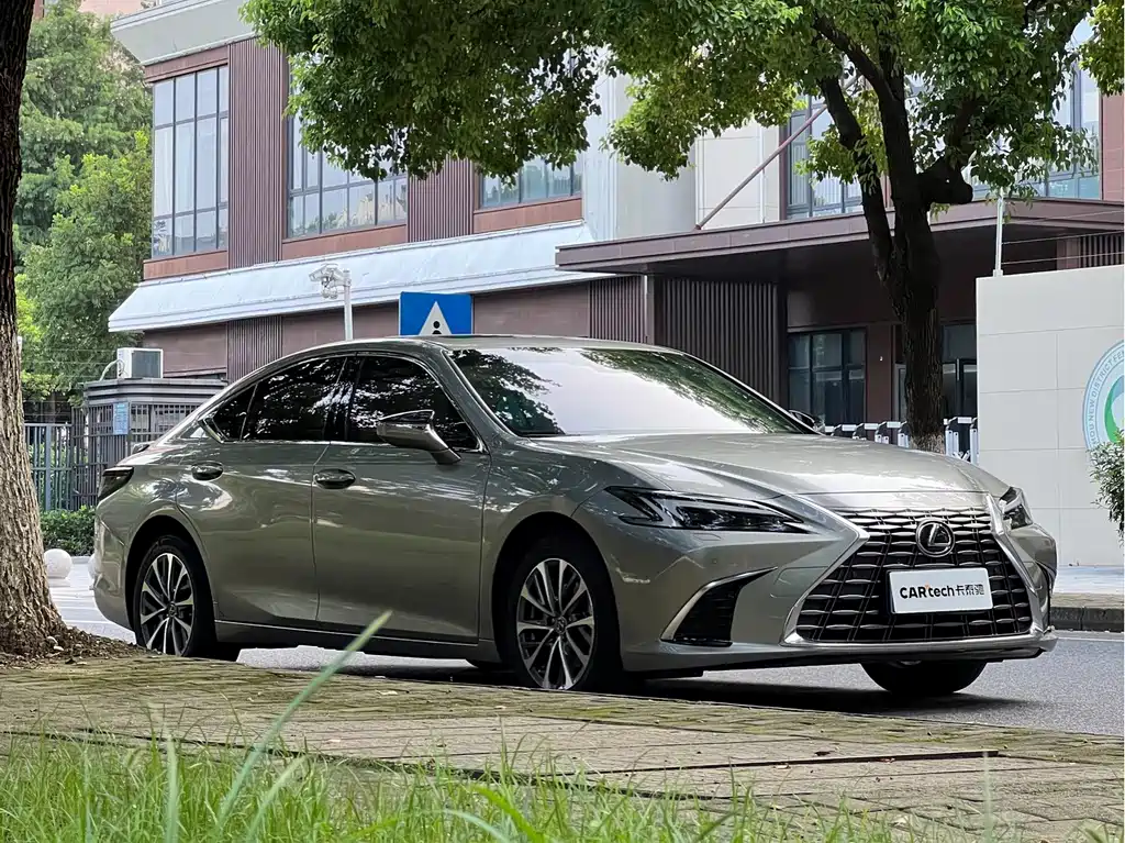 Lexus ES — миниатюра 3