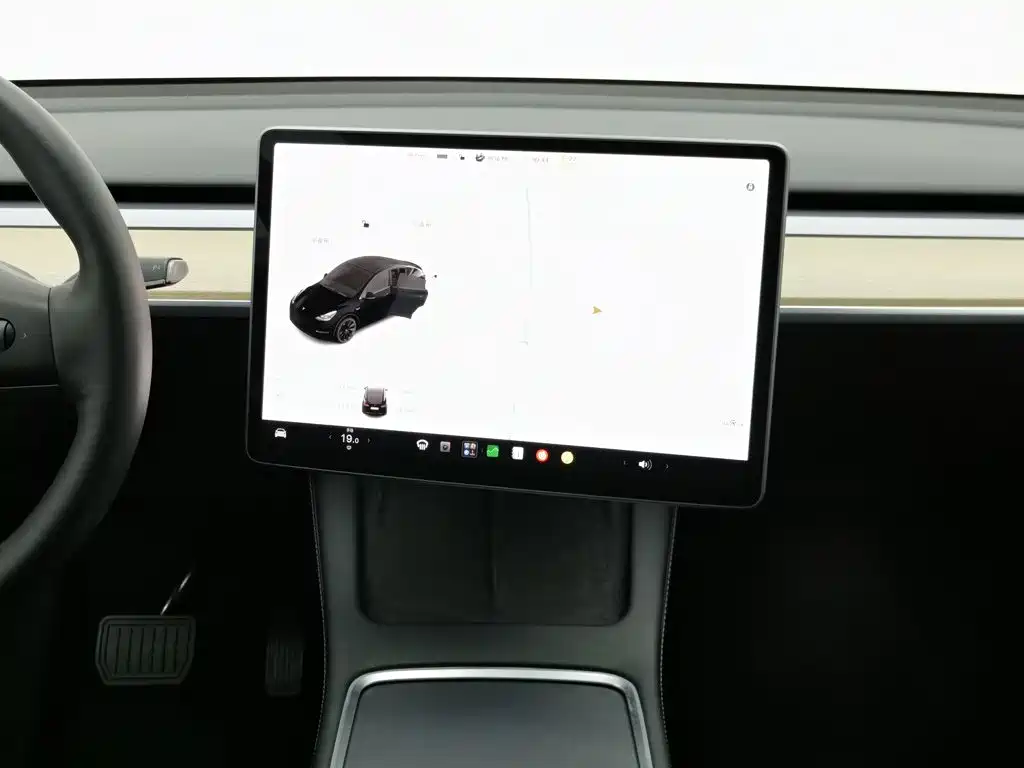 Tesla Model Y — миниатюра 12