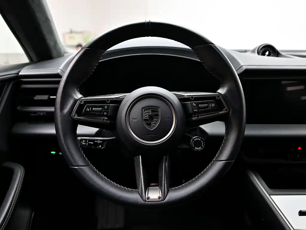 PORSCHE MACAN NEW ENERGY