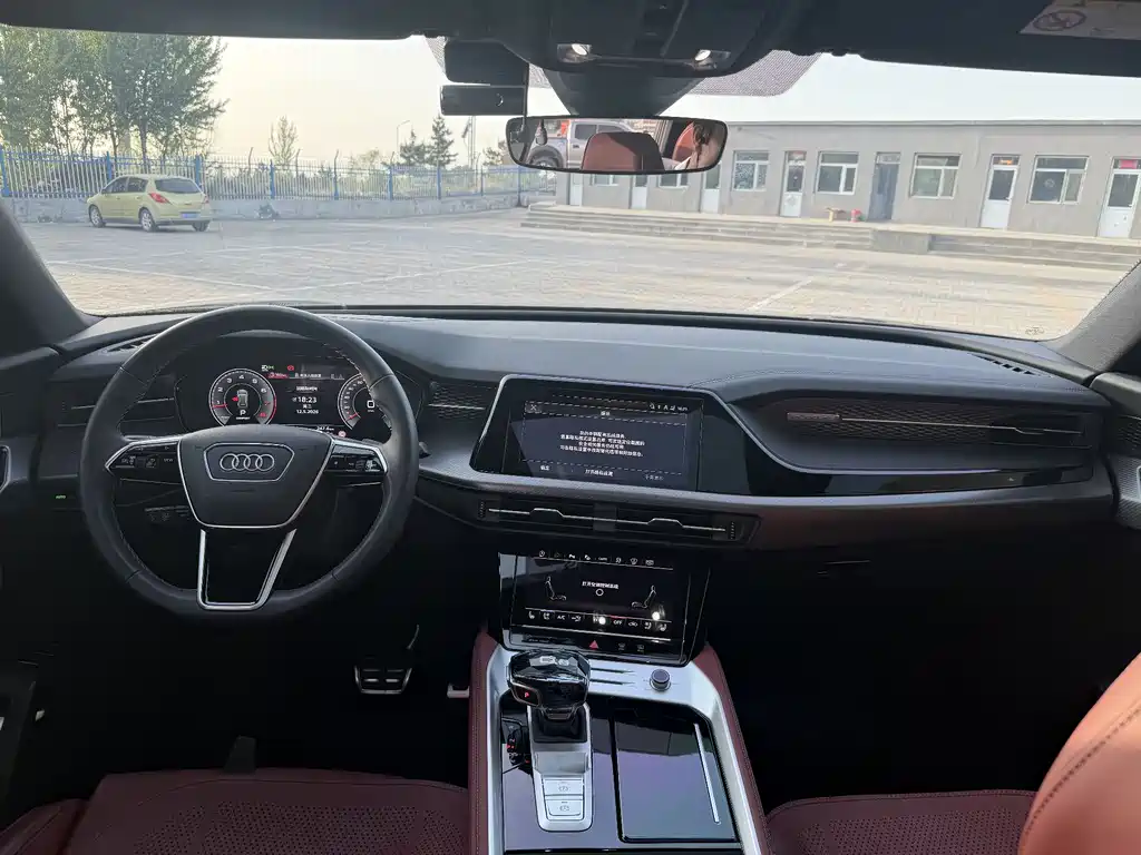 Audi Q6 2024 45 TFSI quattro 6 мест