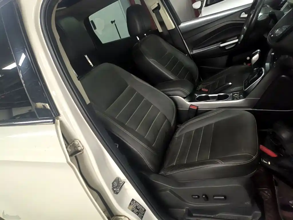 Ford Kuga — миниатюра 25