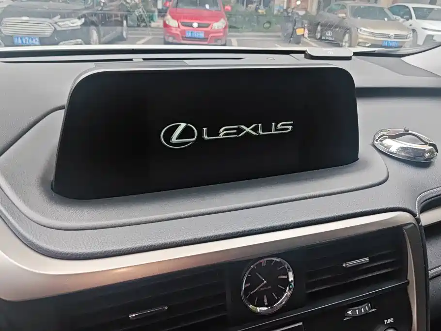 Lexus RX — миниатюра 13