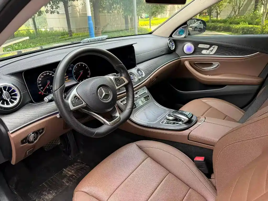 Mercedes-Benz E-Class — миниатюра 4
