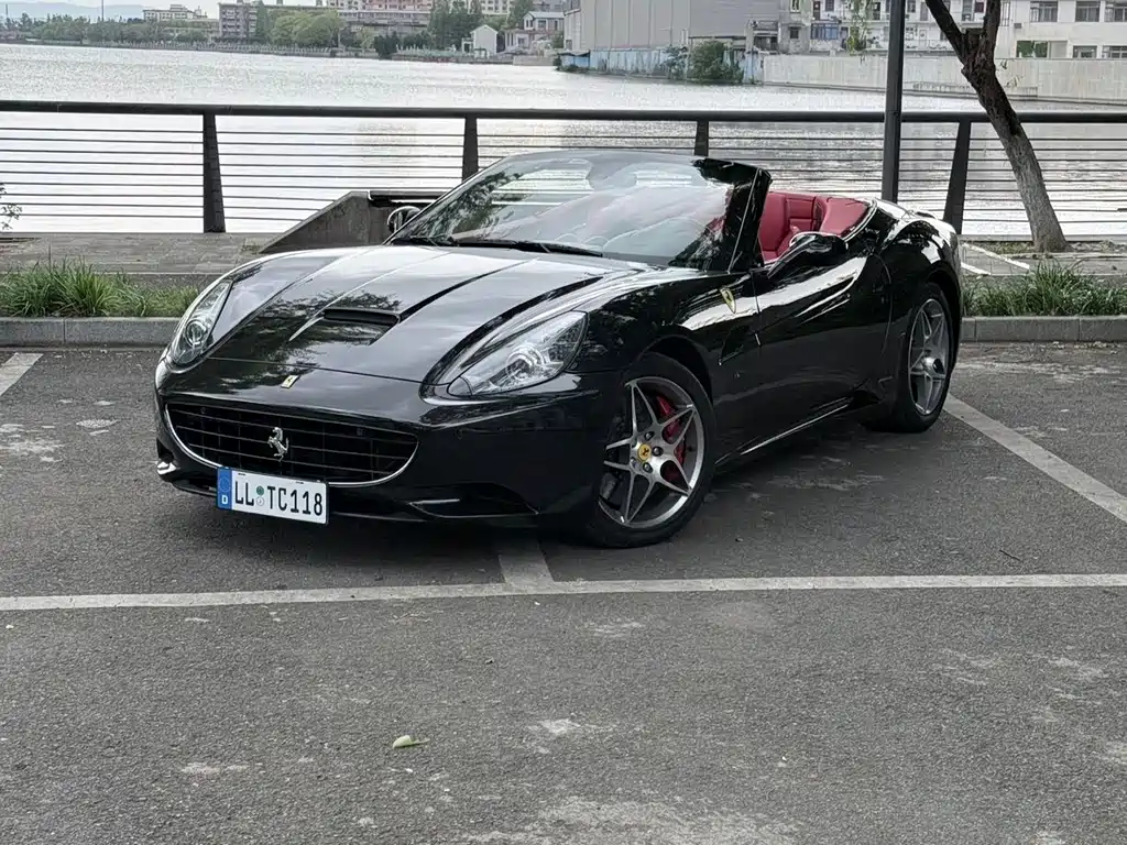 Ferrari California T 2011