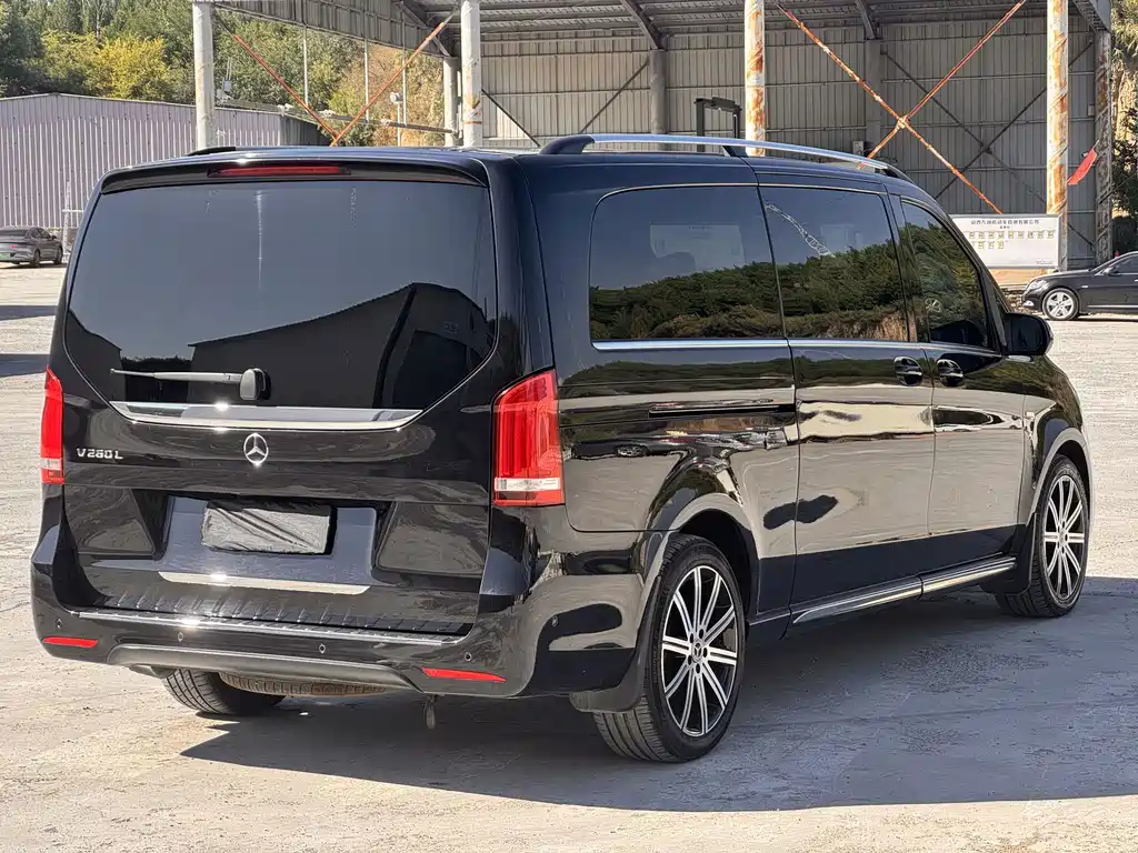 Mercedes-Benz V-Class — миниатюра 10