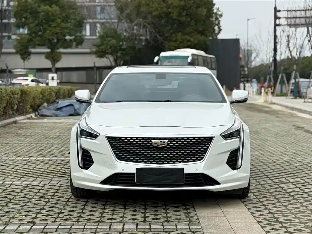 CADILLAC CT6