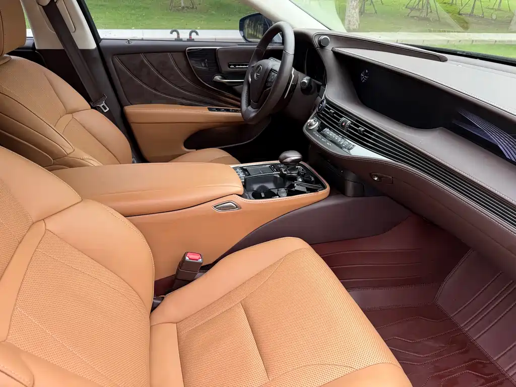 Lexus LS — миниатюра 12