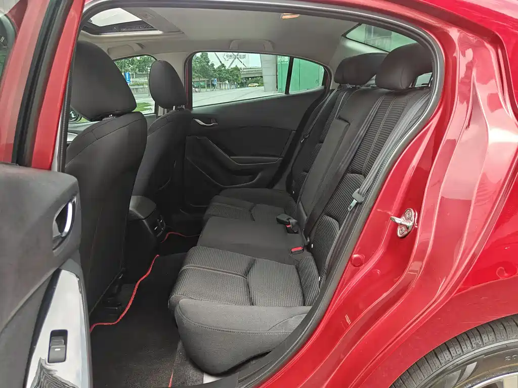 Mazda Mazda3 3 2017 1.5L AT Luxury VI