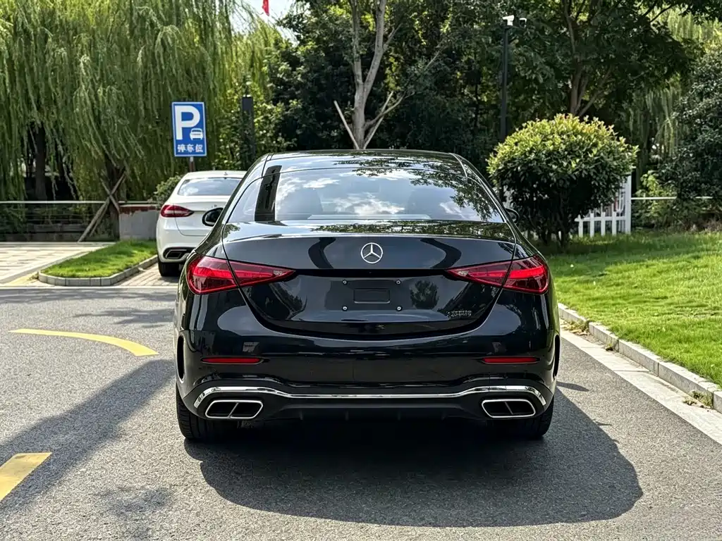 Mercedes-Benz C-Class — миниатюра 12