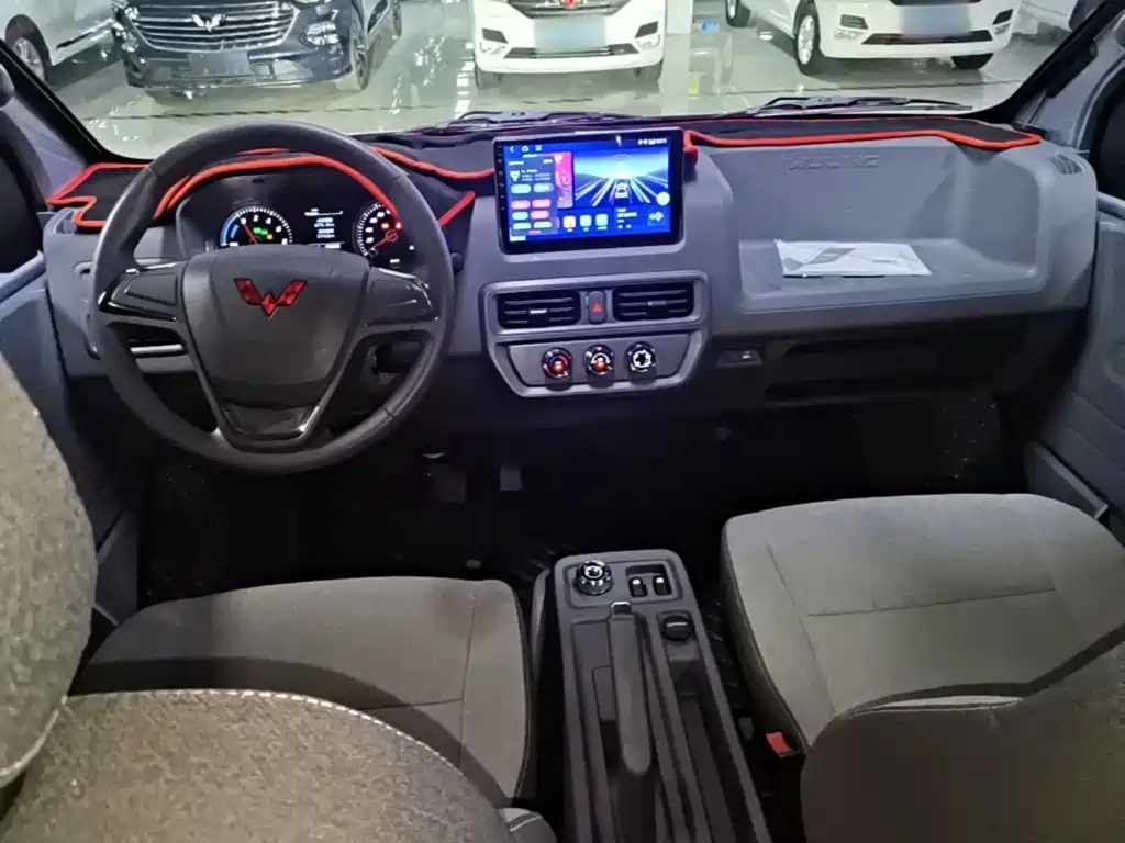 Wuling Yangguang — миниатюра 10